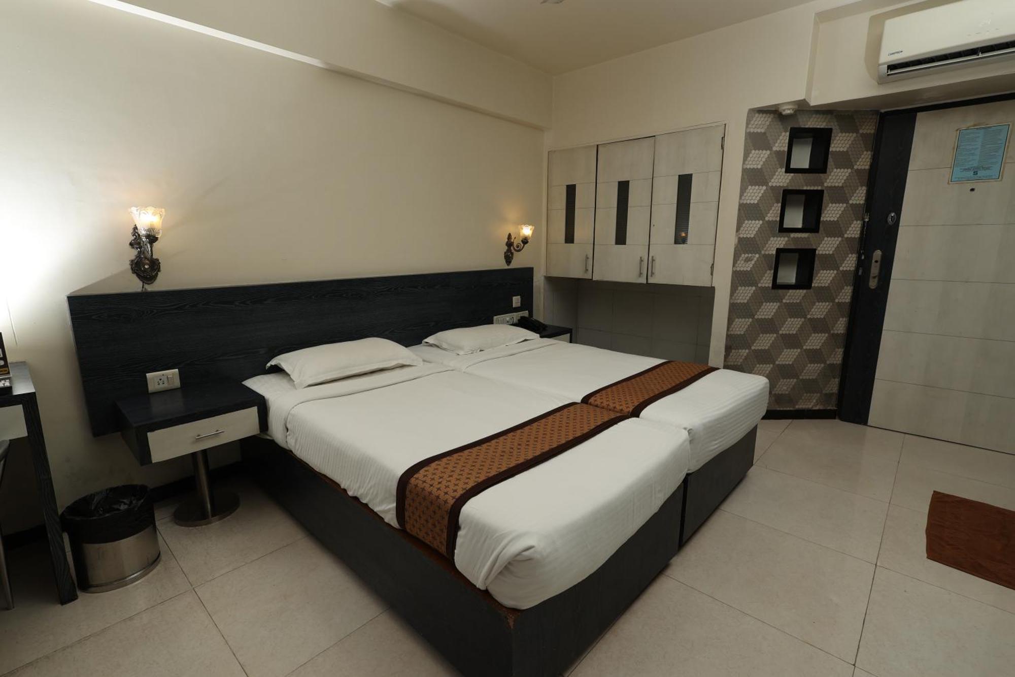 Quaint Suites Hotel & Banquet Mumbai Exterior photo