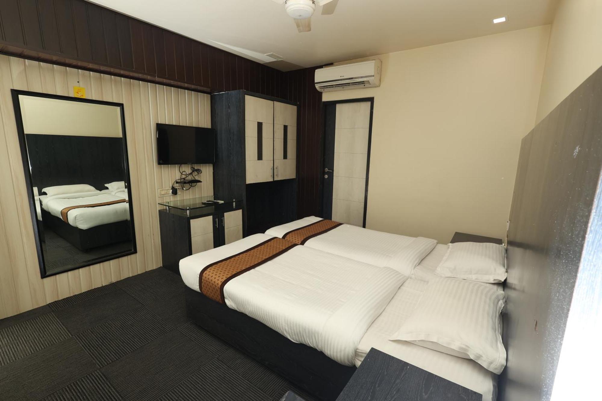 Quaint Suites Hotel & Banquet Mumbai Exterior photo