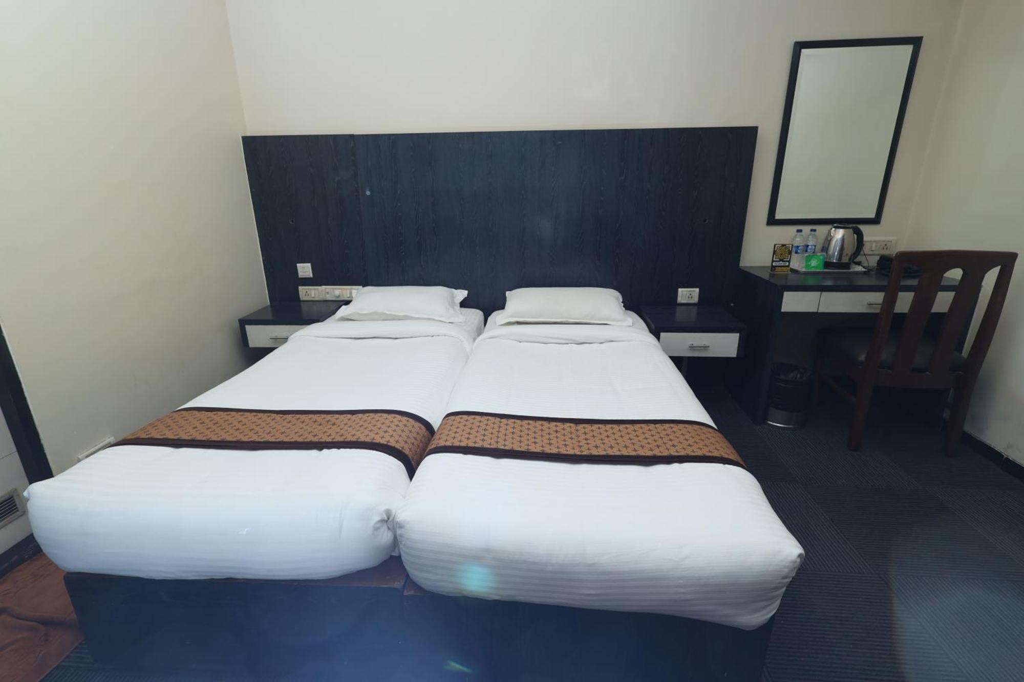 Quaint Suites Hotel & Banquet Mumbai Exterior photo