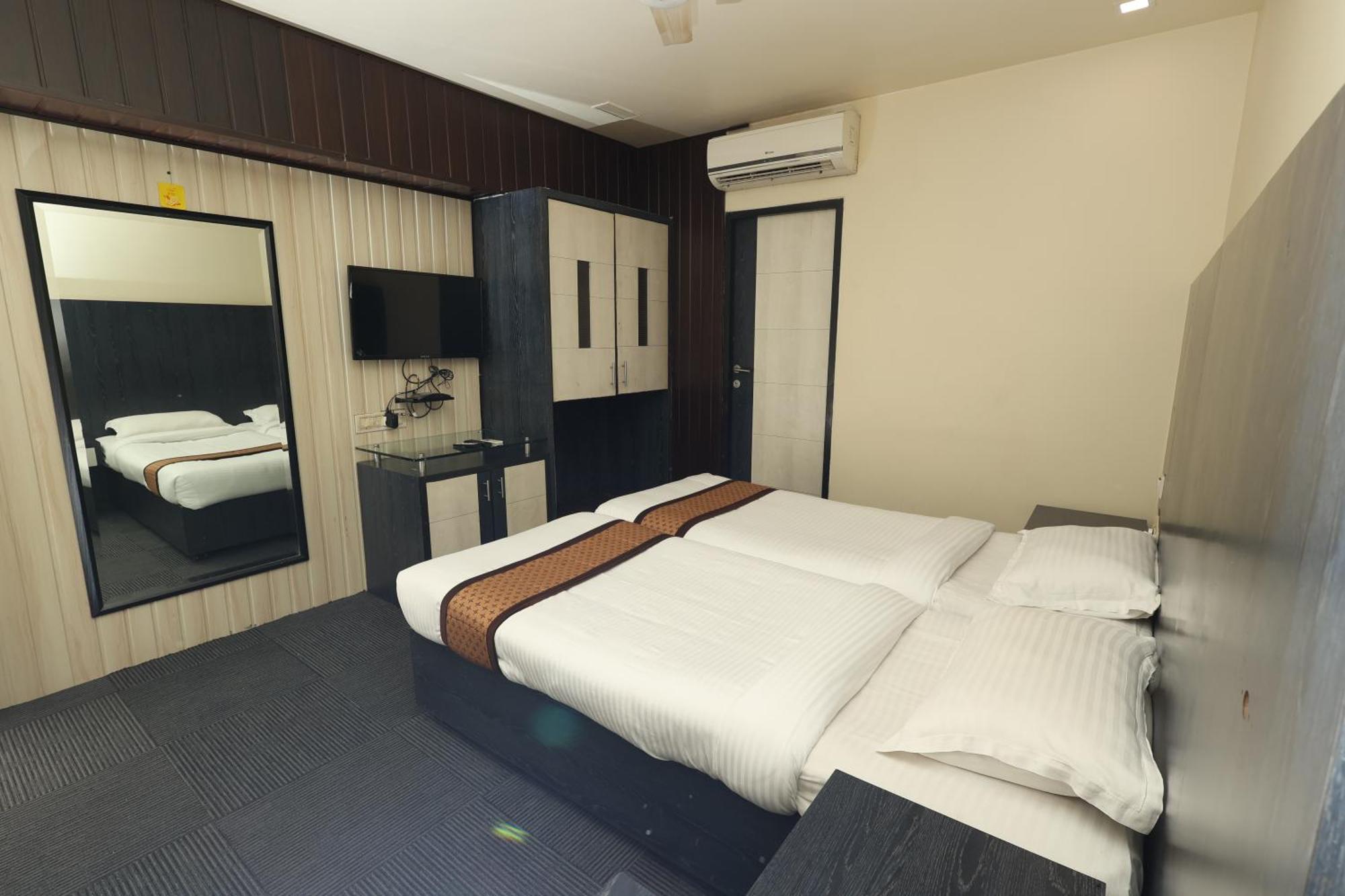 Quaint Suites Hotel & Banquet Mumbai Exterior photo