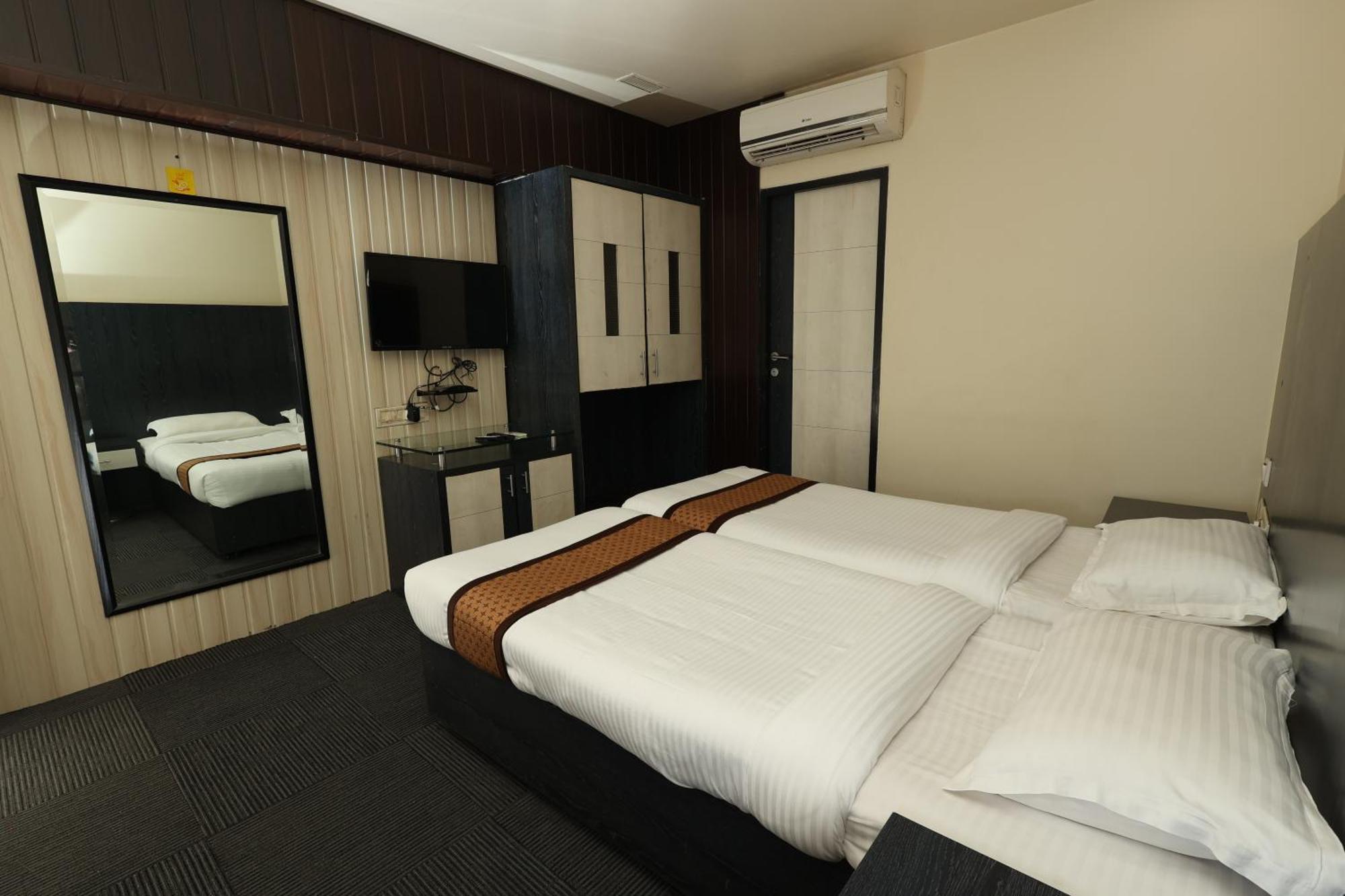 Quaint Suites Hotel & Banquet Mumbai Exterior photo