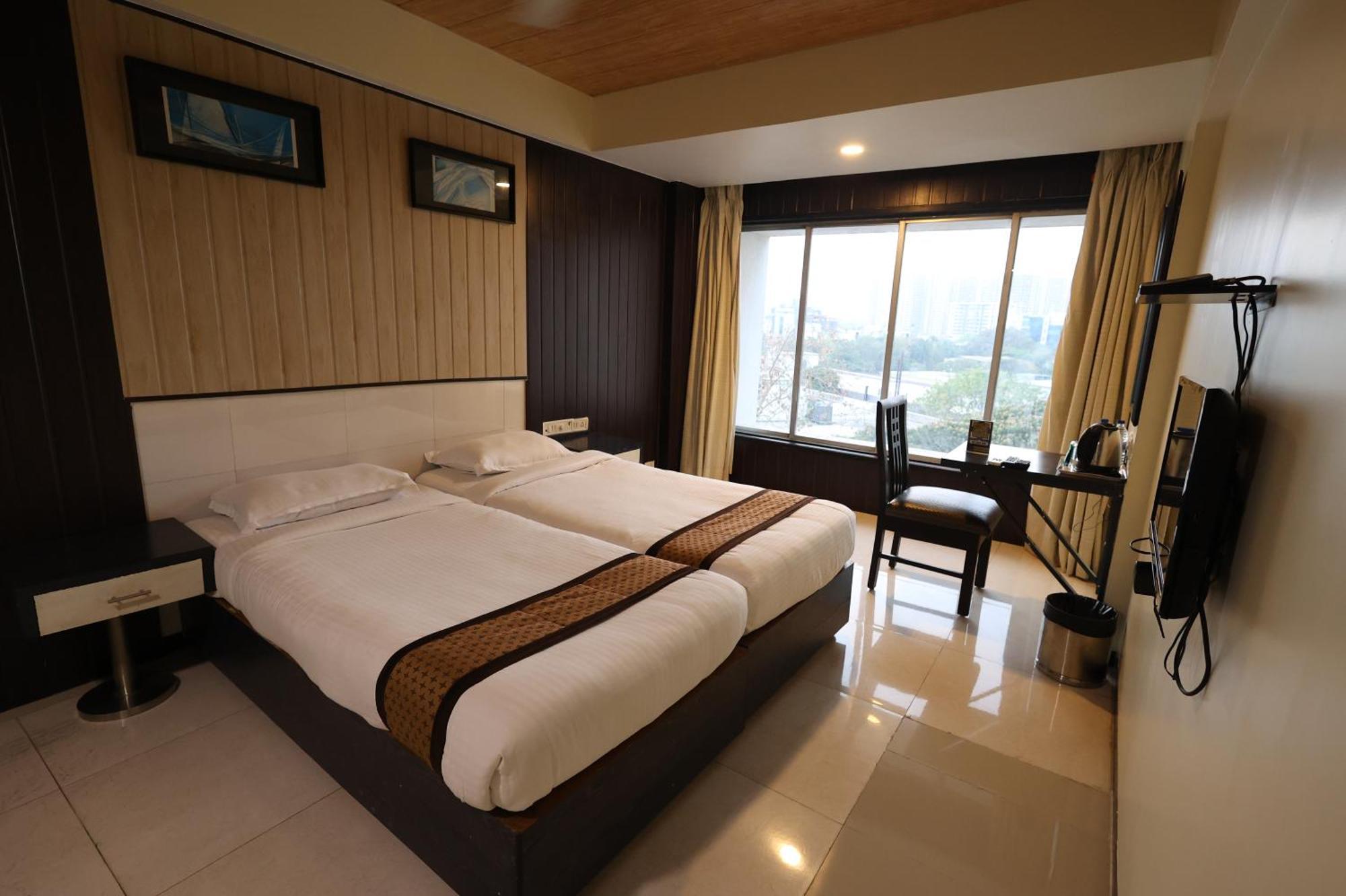 Quaint Suites Hotel & Banquet Mumbai Exterior photo